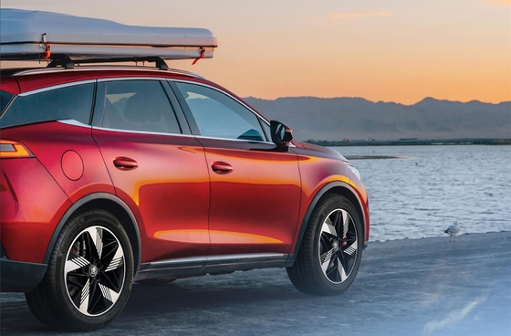 ماشين هاي بزرگ شهر و ابرهيبردي BYD، تانگ ديمي، به خاطر اختلال وارد مي شود