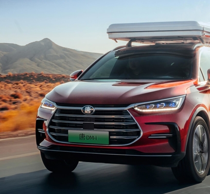 ماشين هاي بزرگ شهر و ابرهيبردي BYD، تانگ ديمي، به خاطر اختلال وارد مي شود