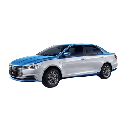 تاکسی الکتریکی خالص BYD Qin EV دارای 450KM و یک بدن دو رنگ است