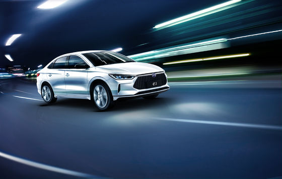 تاکسی برقی خالص BYD E3 با برد 401 کیلومتر حمل و نقل روان