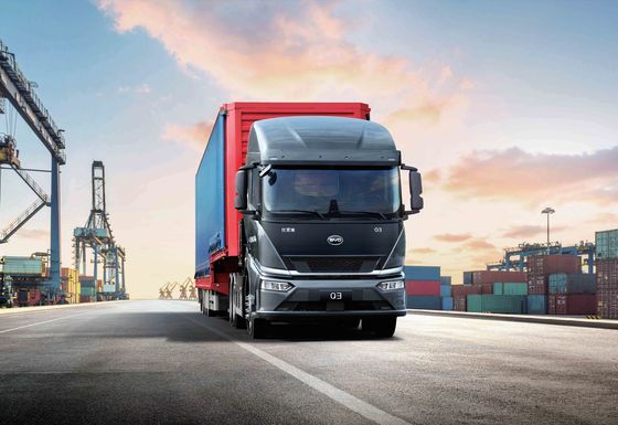 سیستم چندرسانه‌ای نسخه برد بلند تراکتور Q3 شامل می شود